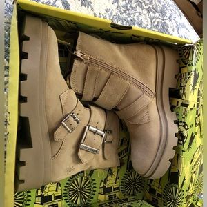 Fly boots - live in Florida and can’t wear them here.